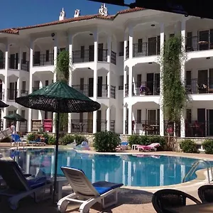 Hotel Kurt, Icmeler